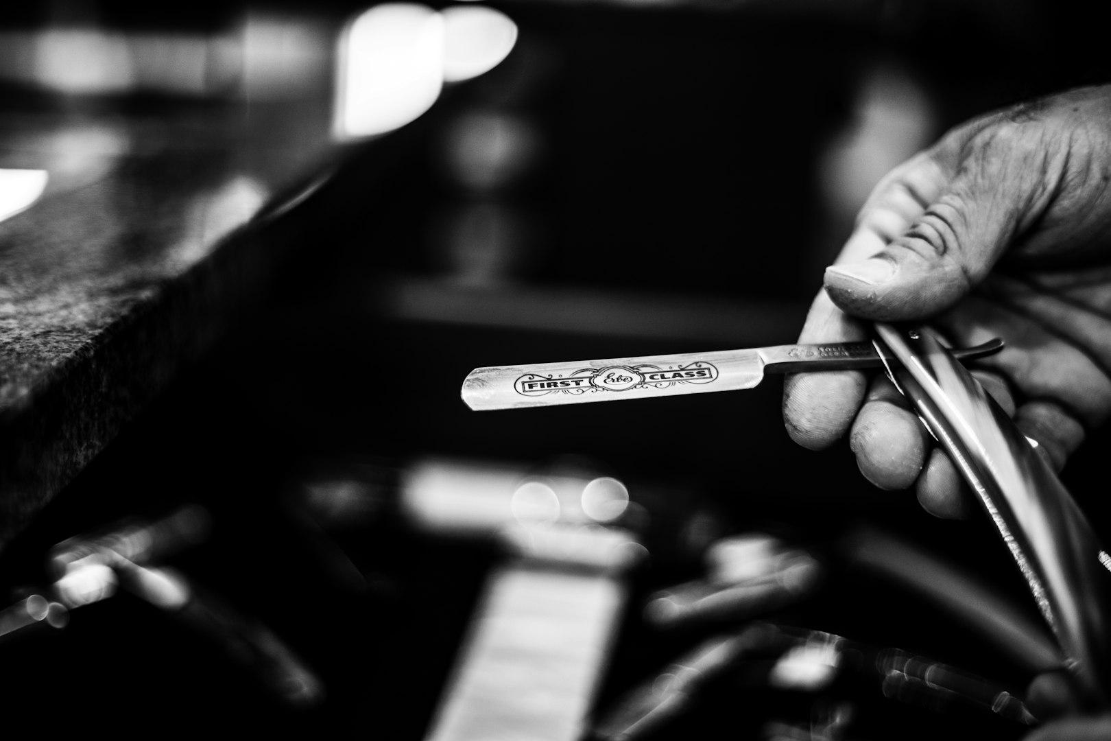 Why Choose a Mobile Barber in Los Altos Hills?